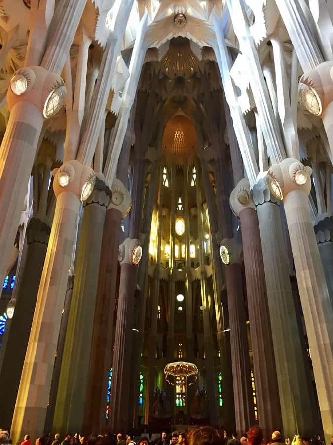 Tribute to God: La Sagrada Familia in Barcelona – Earth Vagabonds